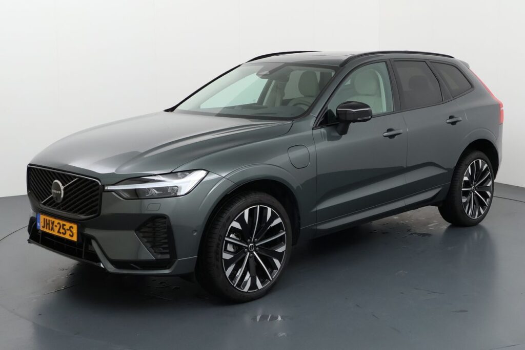 Volvo XC60 T6 AWD Ultra Dark